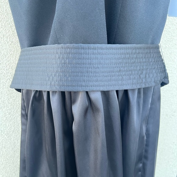 Vera Wang black short bridesmaid dress size 4 one shoulder David’s Bridal - Picture 12 of 12